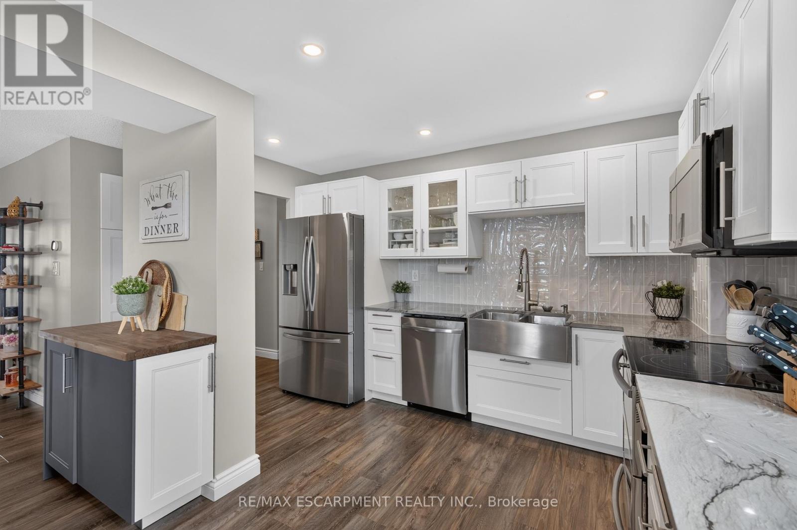 #703 301 FRANCES AVENUE - 20