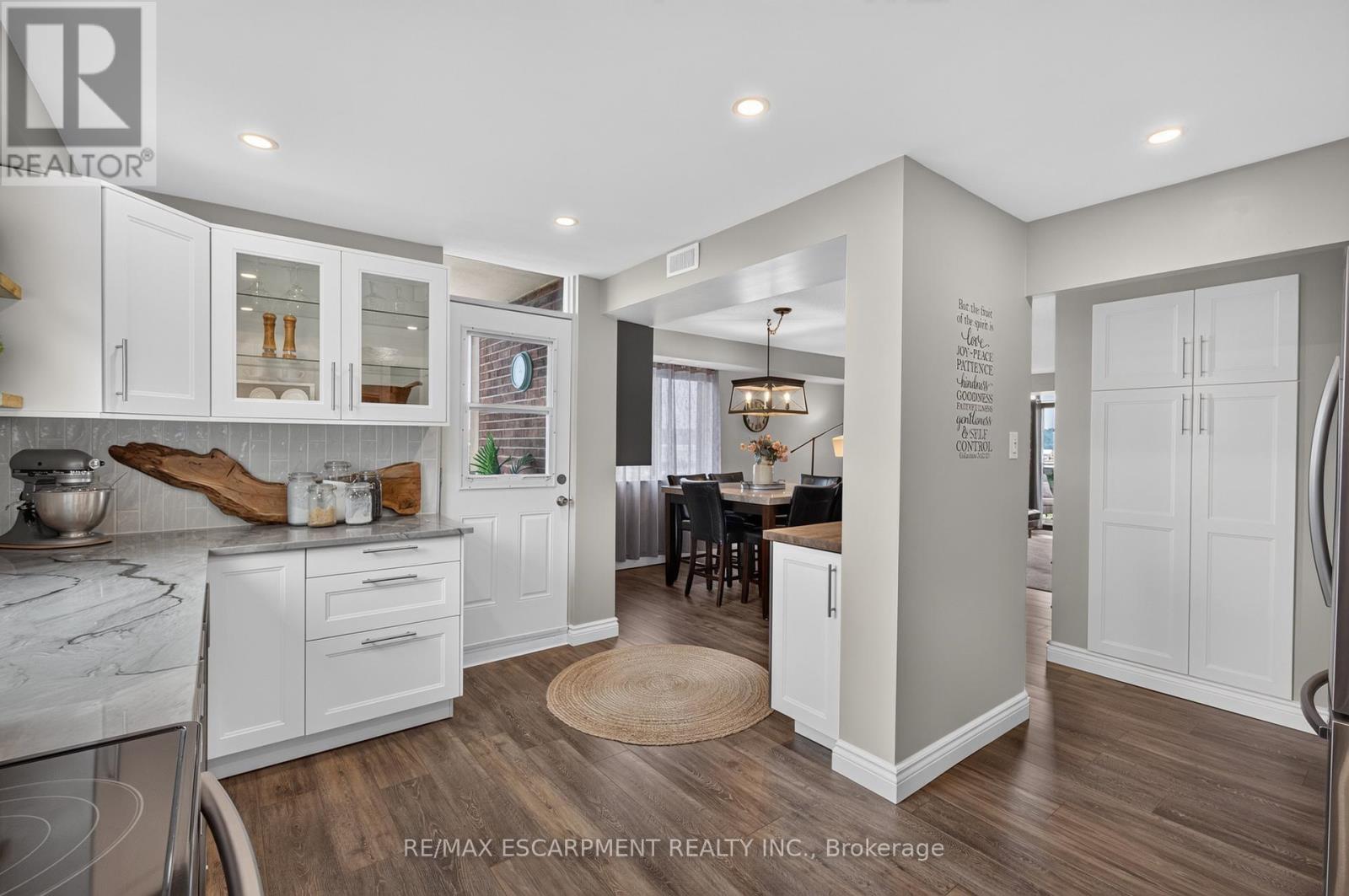 #703 301 FRANCES AVENUE - 21