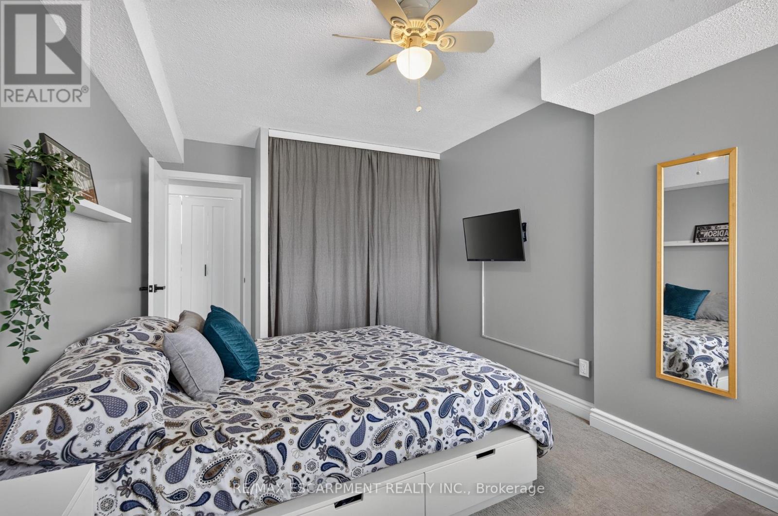 #703 301 FRANCES AVENUE - 37