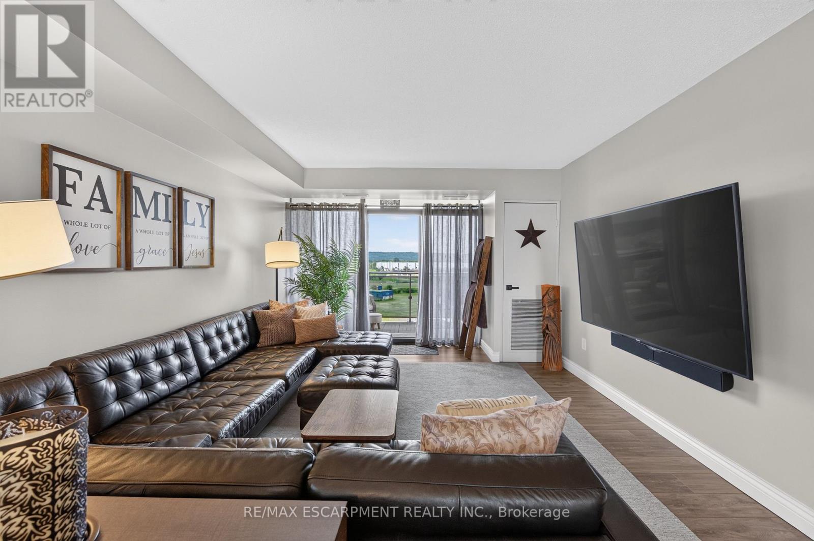 #703 301 FRANCES AVENUE - 6