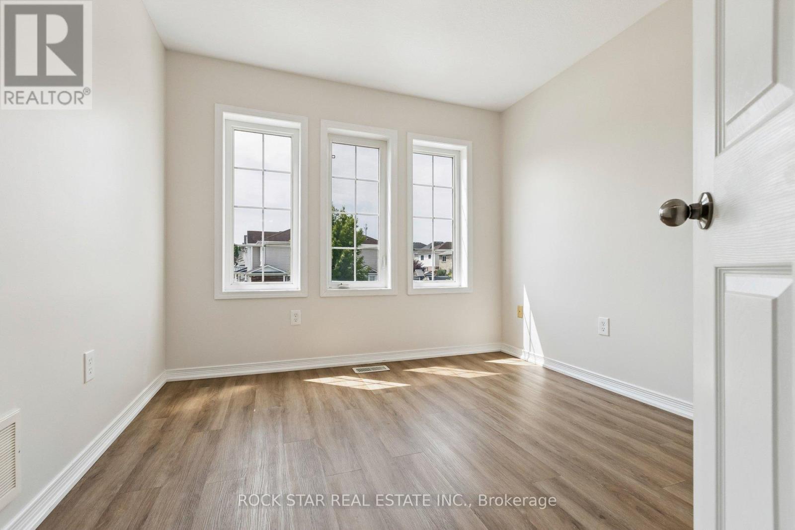 111 BLOOMINGTON DRIVE - 20