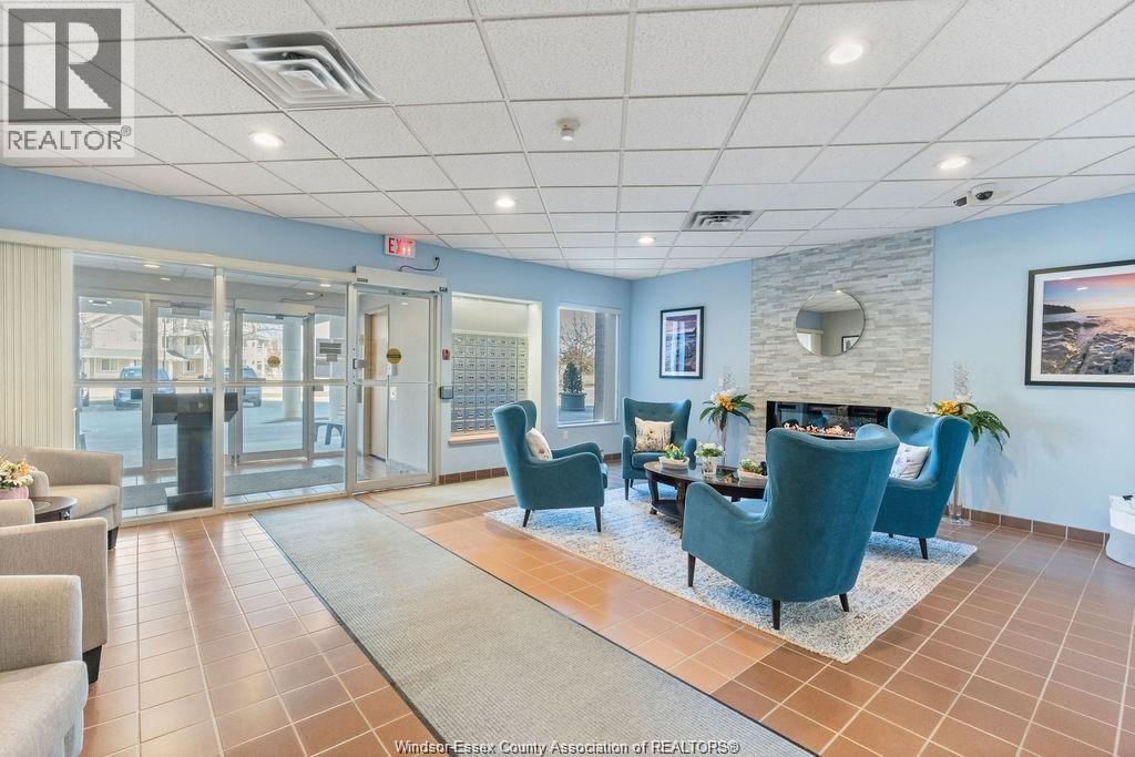 #702 3855 SOUTHWINDS DRIVE - Image 4