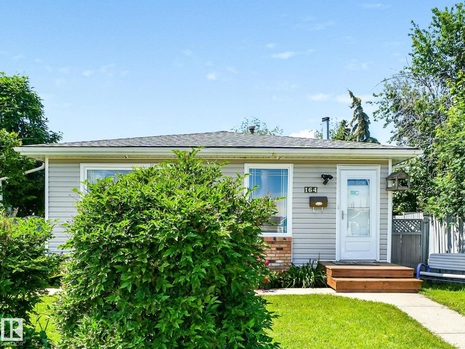 164 WARWICK RD NW - 1