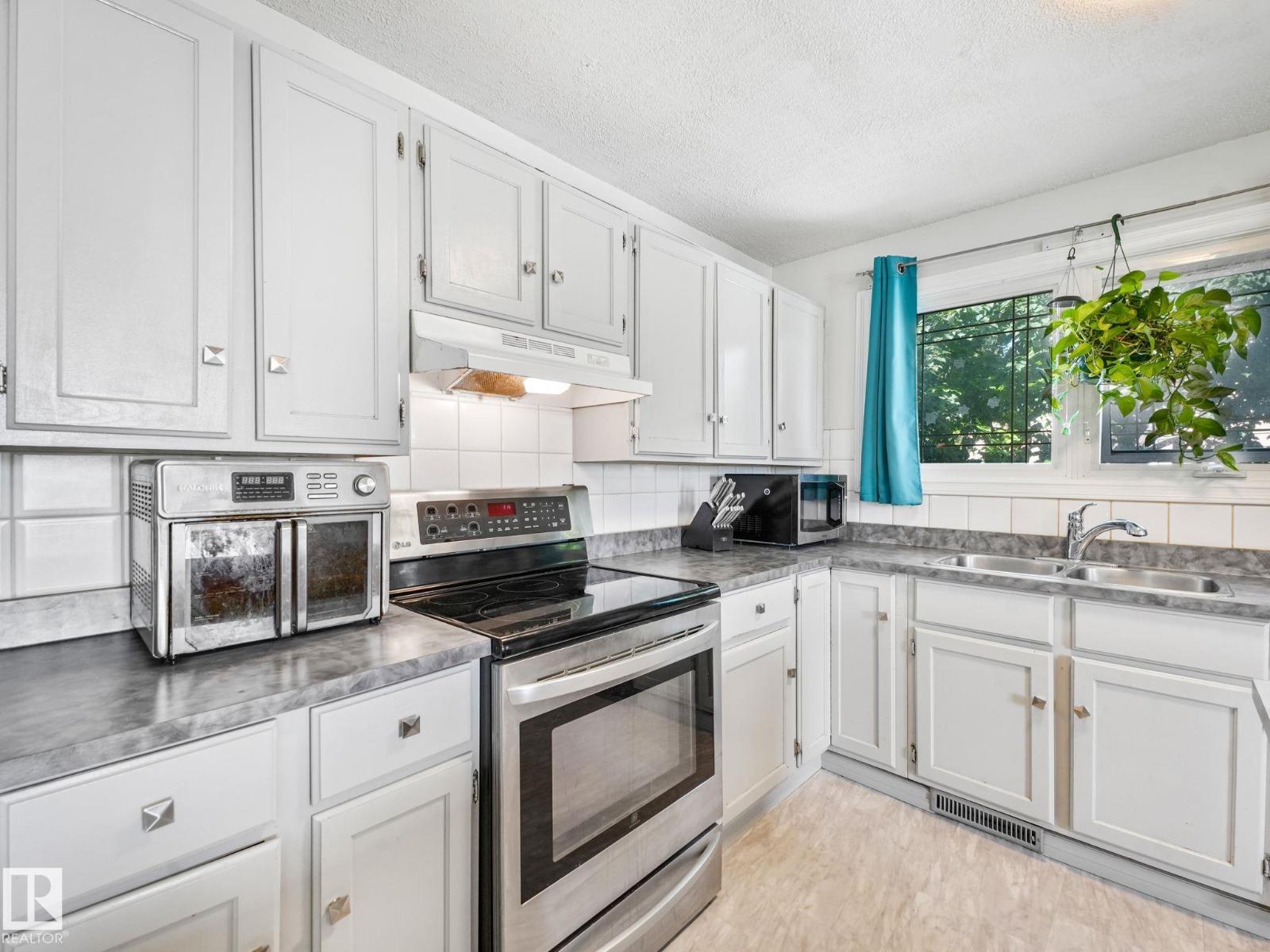 164 WARWICK RD NW - 11