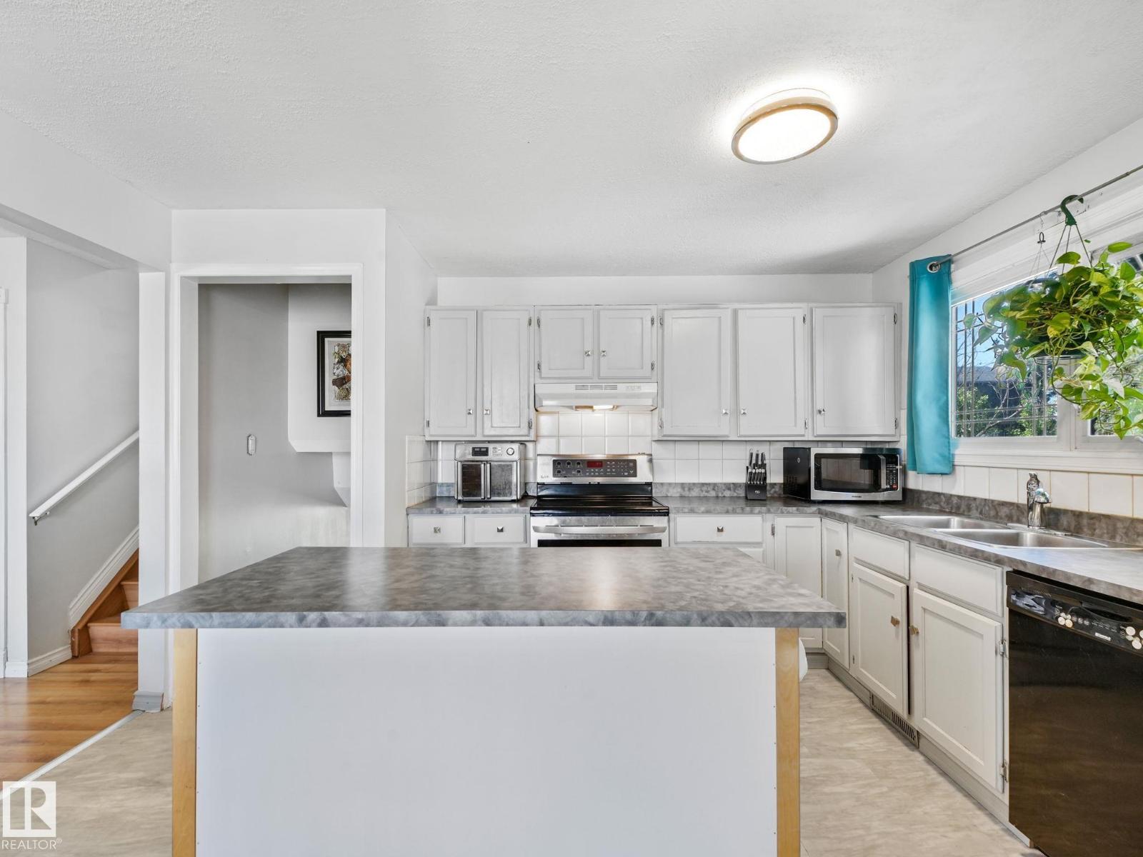 164 WARWICK RD NW - 21