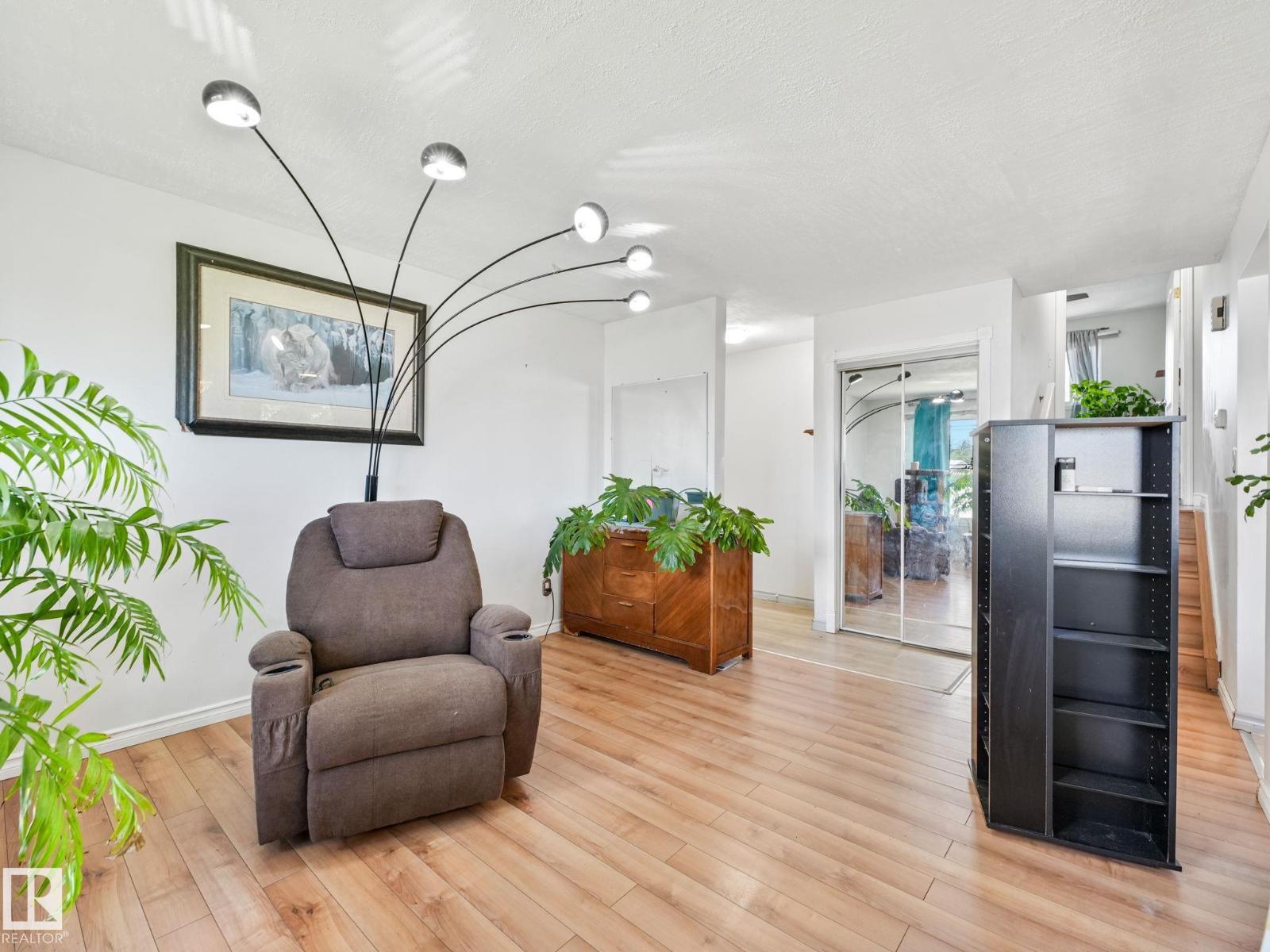 164 WARWICK RD NW - 9