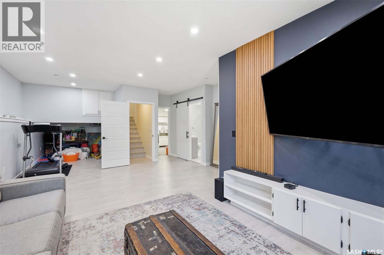 359 Underhill BEND - 21
