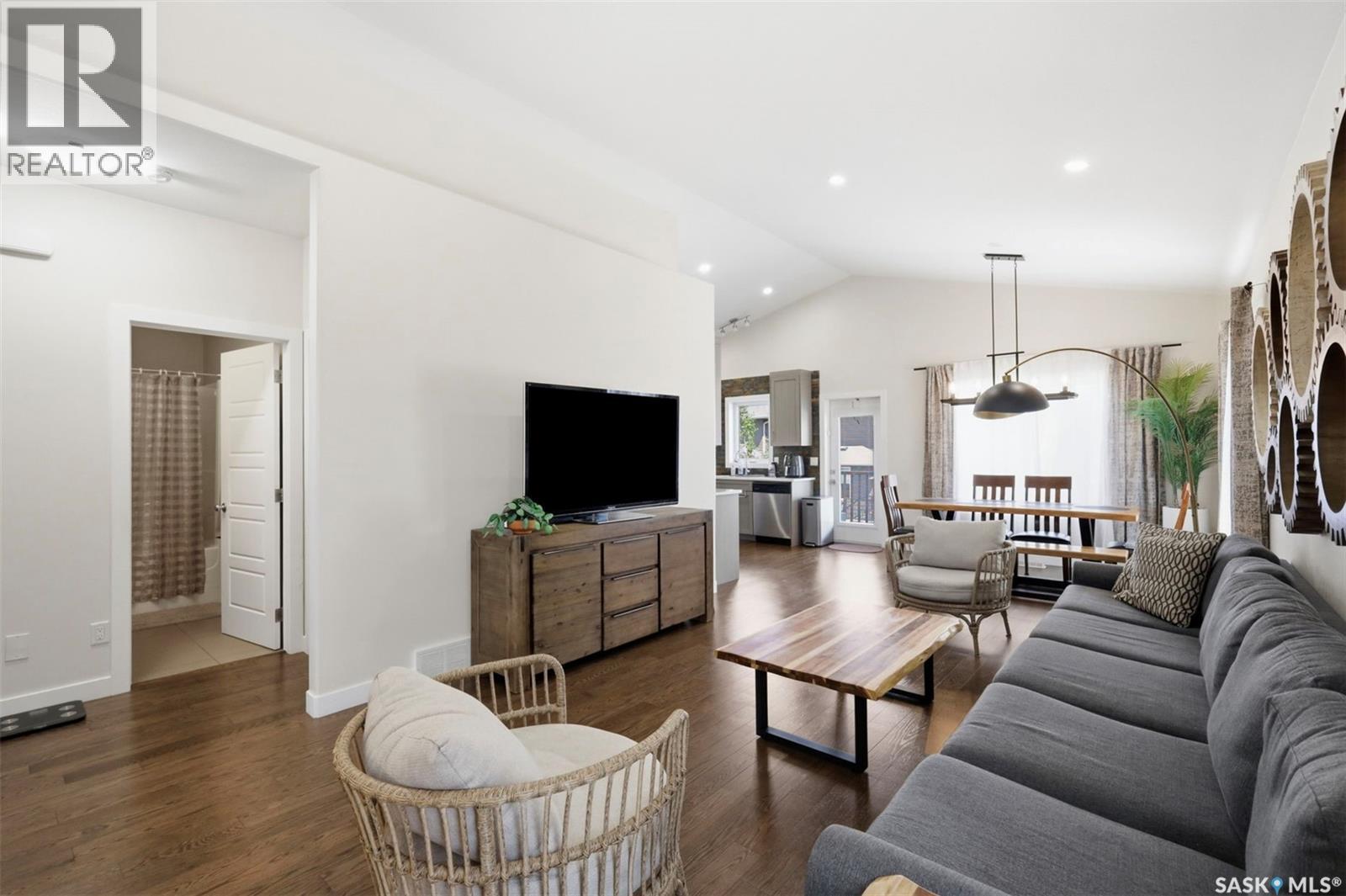 359 Underhill BEND - 3
