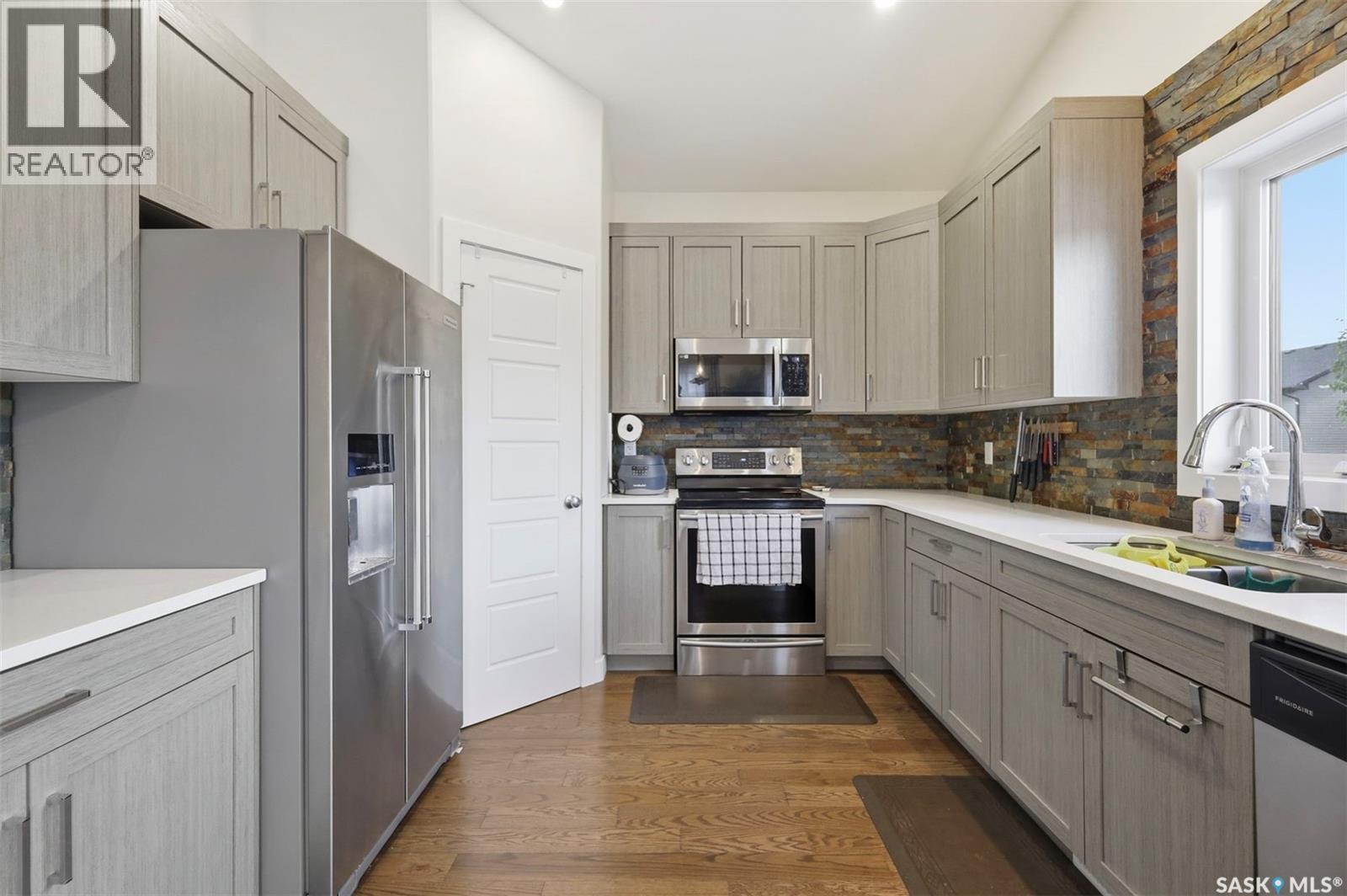 359 Underhill BEND - 7