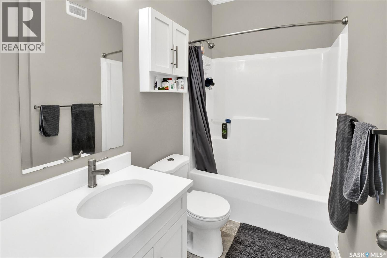 #208 720 Baltzan BOULEVARD - 12
