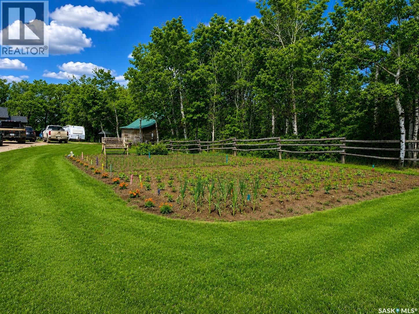 WHITE ACREAGE — photo 23
