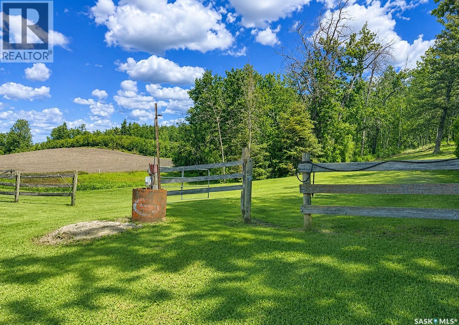 WHITE ACREAGE — photo 33