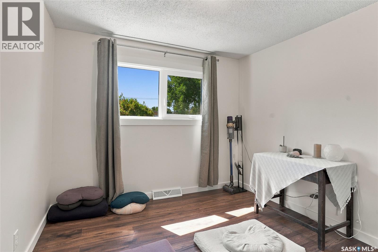 1615 Adelaide STREET E — photo 19