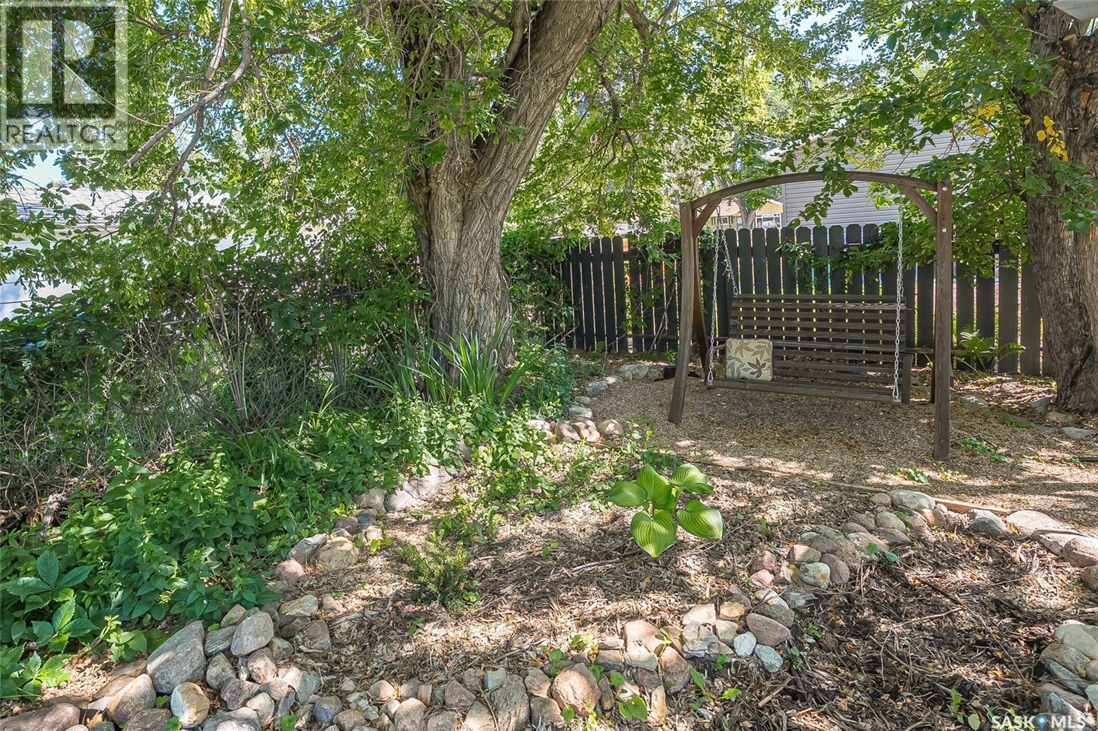 1615 Adelaide STREET E — photo 36