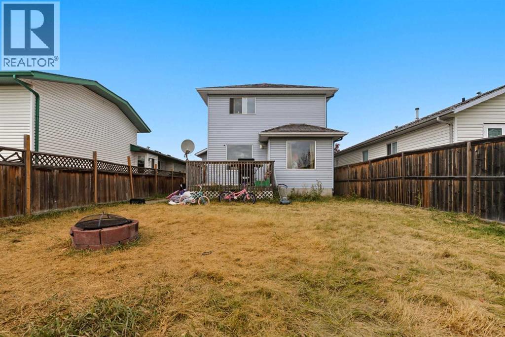 141 Saratoga Close NE — photo 10