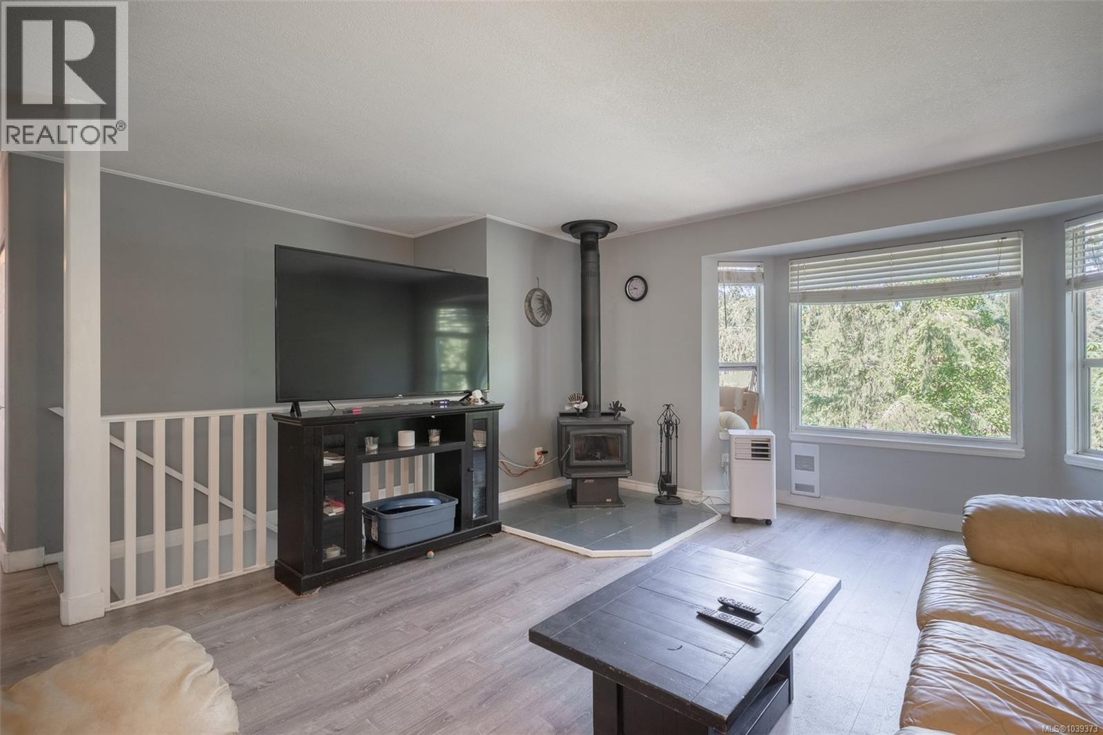 60 Porter Rd - 3
