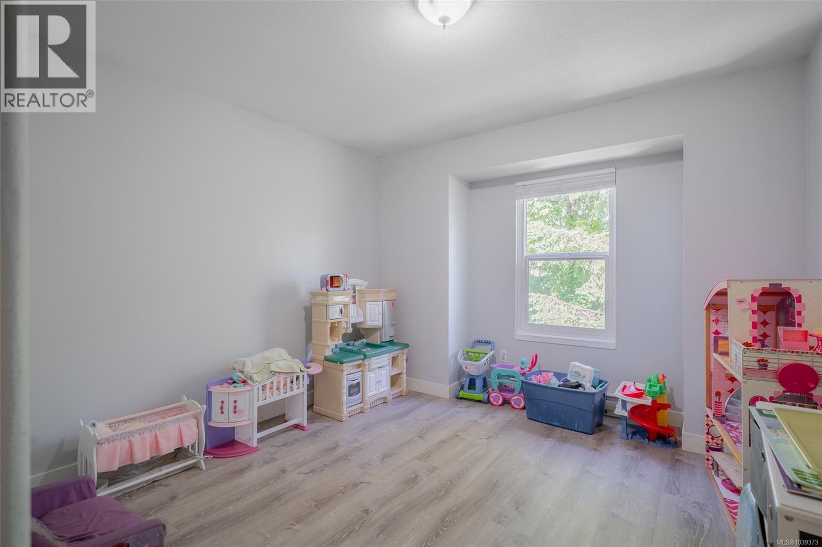 60 Porter Rd - 21