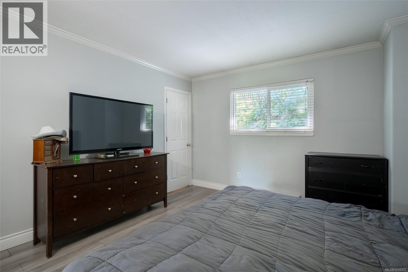 60 Porter Rd - 19