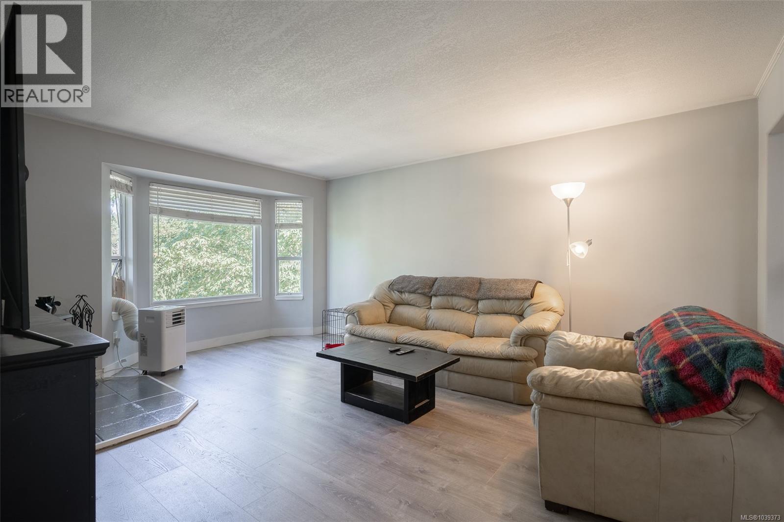 60 Porter Rd - 2