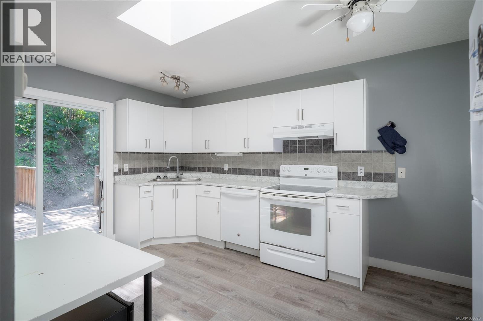 60 Porter Rd - 9