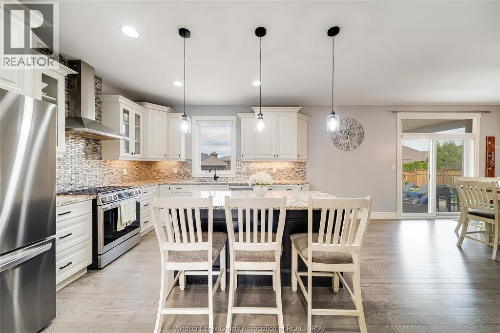 1096 CHARLOTTE CRESCENT - 10