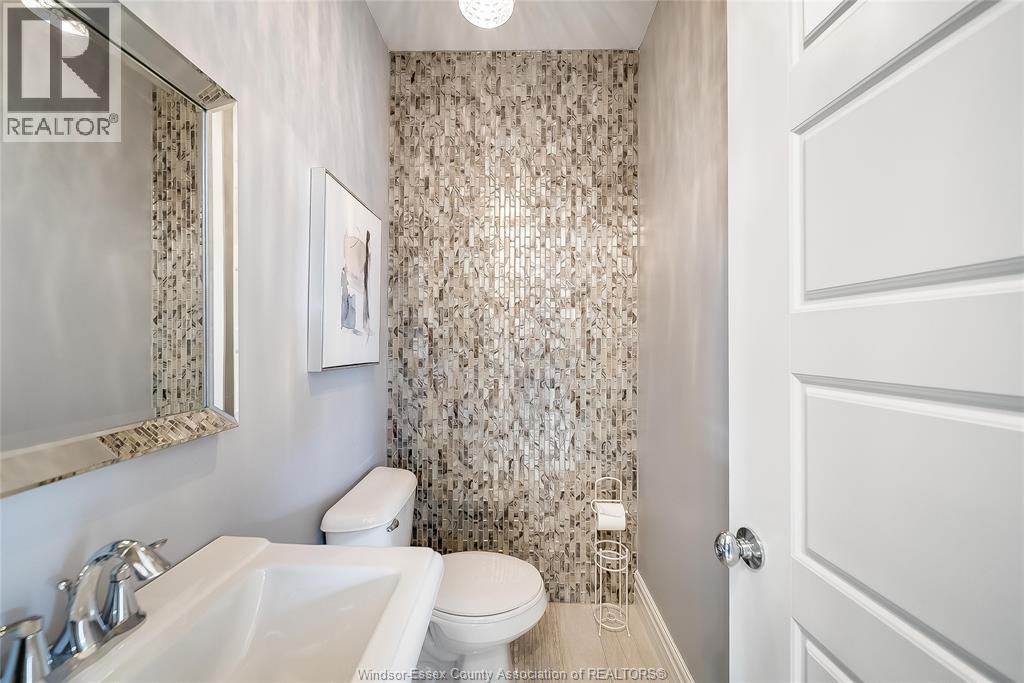 1096 CHARLOTTE CRESCENT - 17
