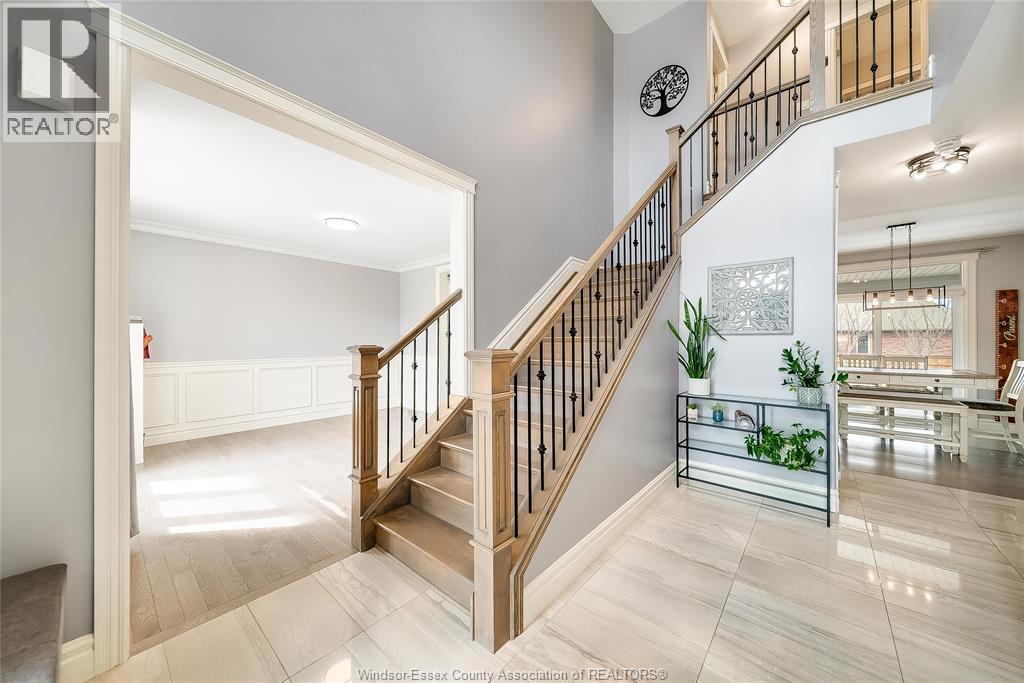 1096 CHARLOTTE CRESCENT - 18