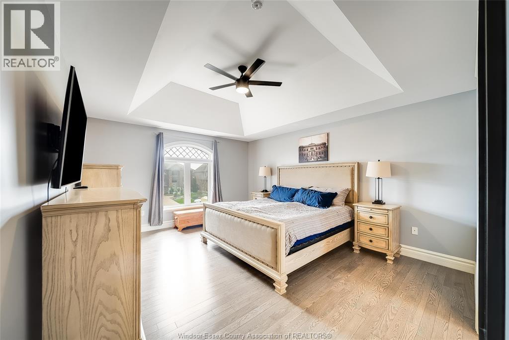 1096 CHARLOTTE CRESCENT - 22