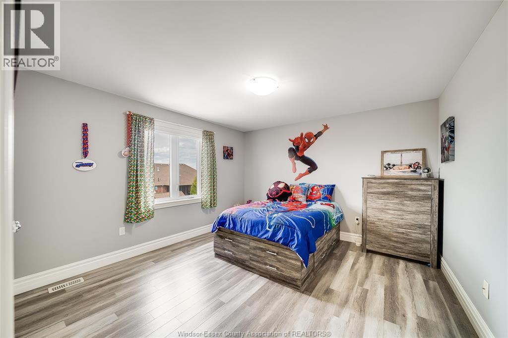 1096 CHARLOTTE CRESCENT - 30