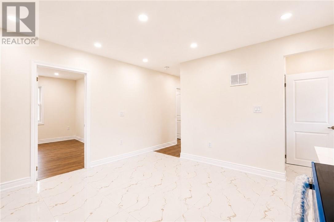 582 Ash Street - 10