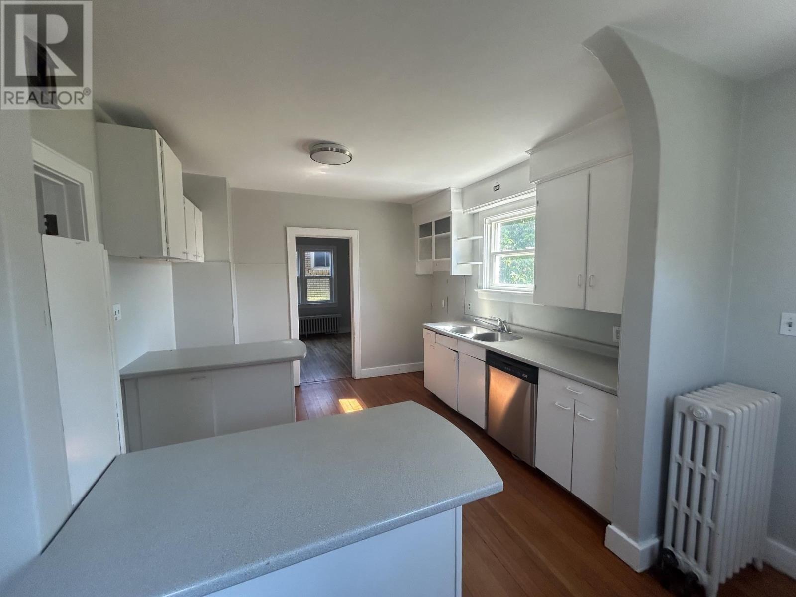 288 Patrick ST - 6