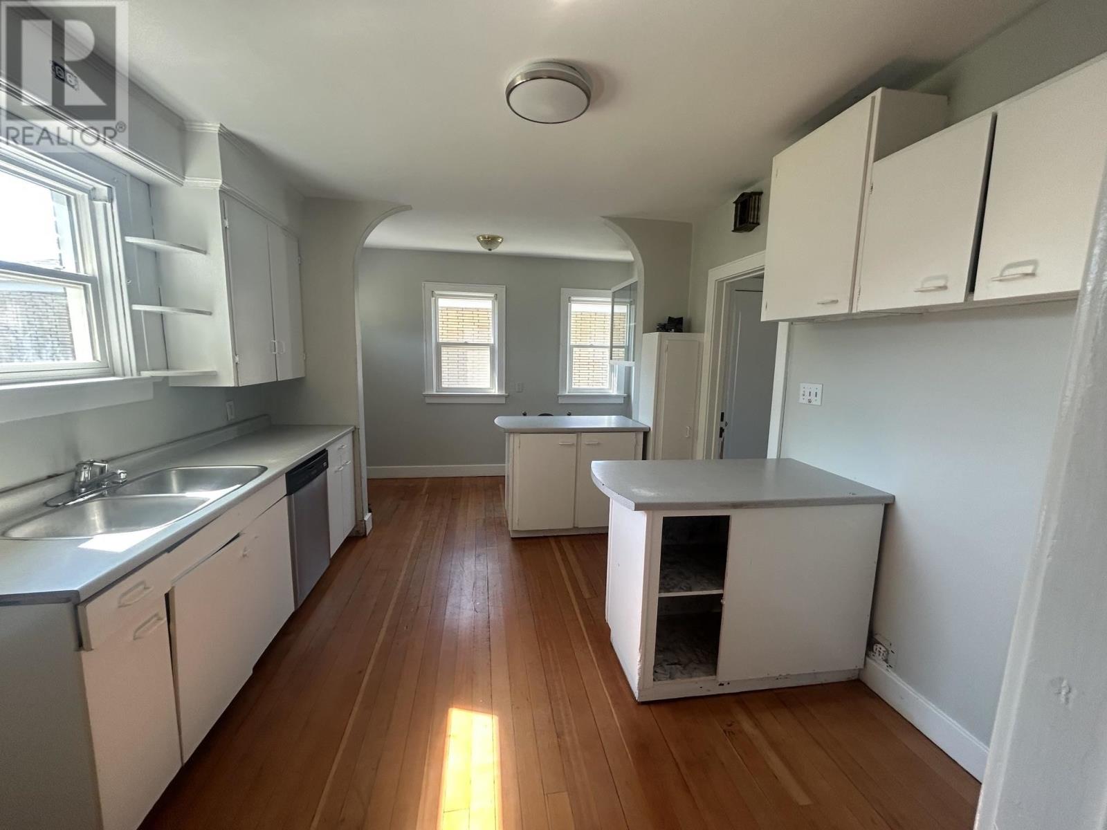 288 Patrick ST - 5