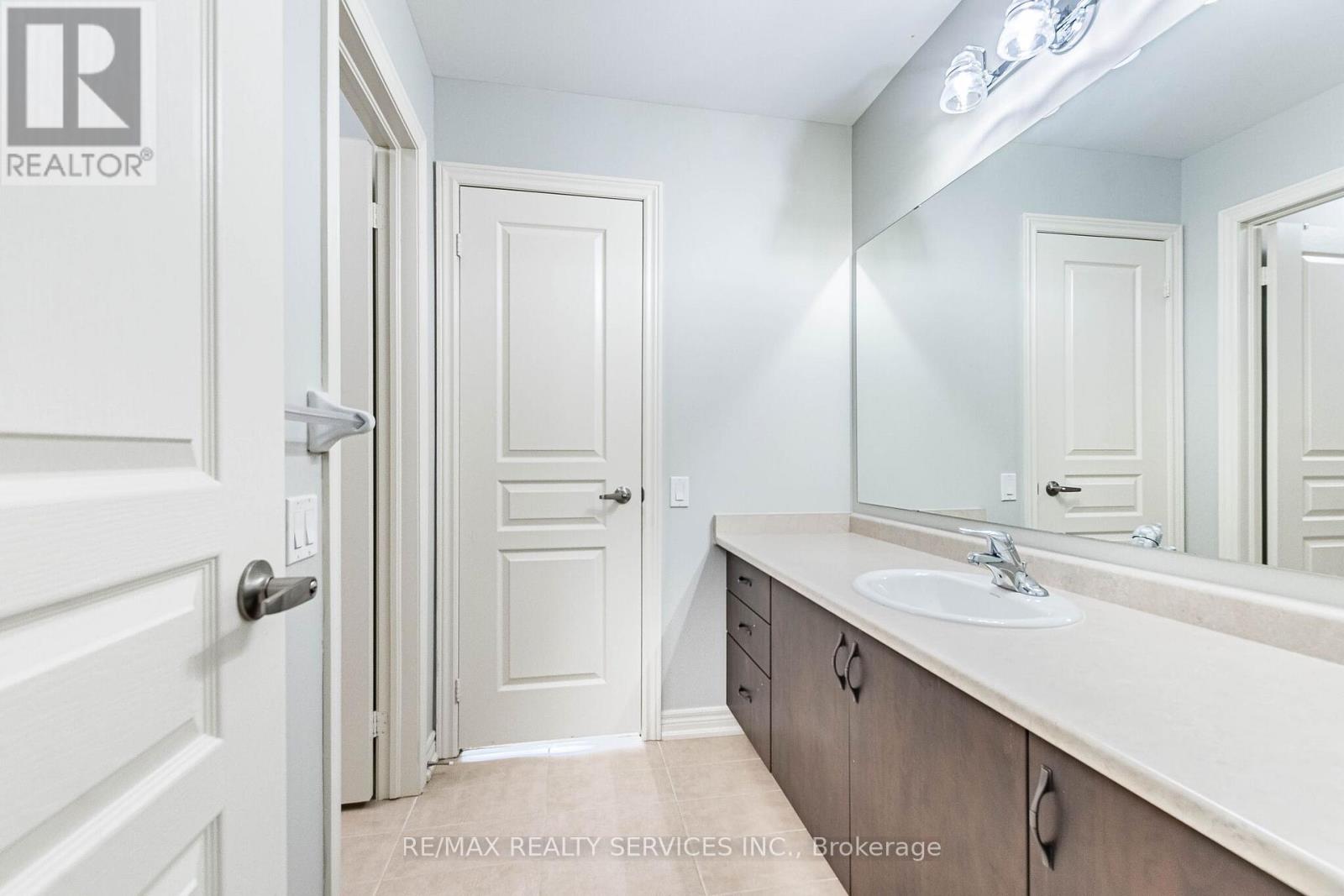 10 PINEDALE AVENUE - 27