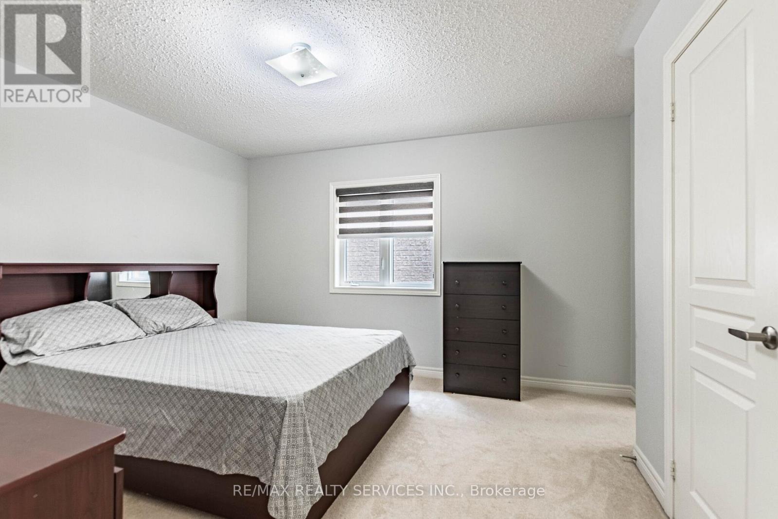 10 PINEDALE AVENUE - 28