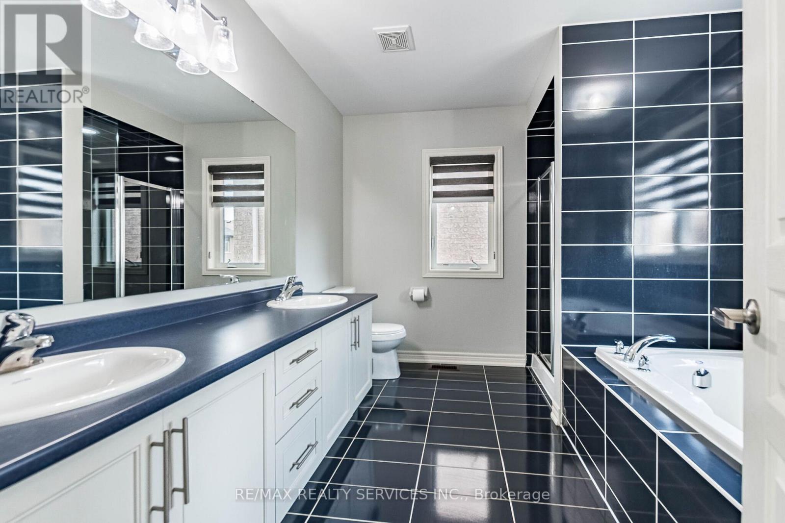10 PINEDALE AVENUE - 33
