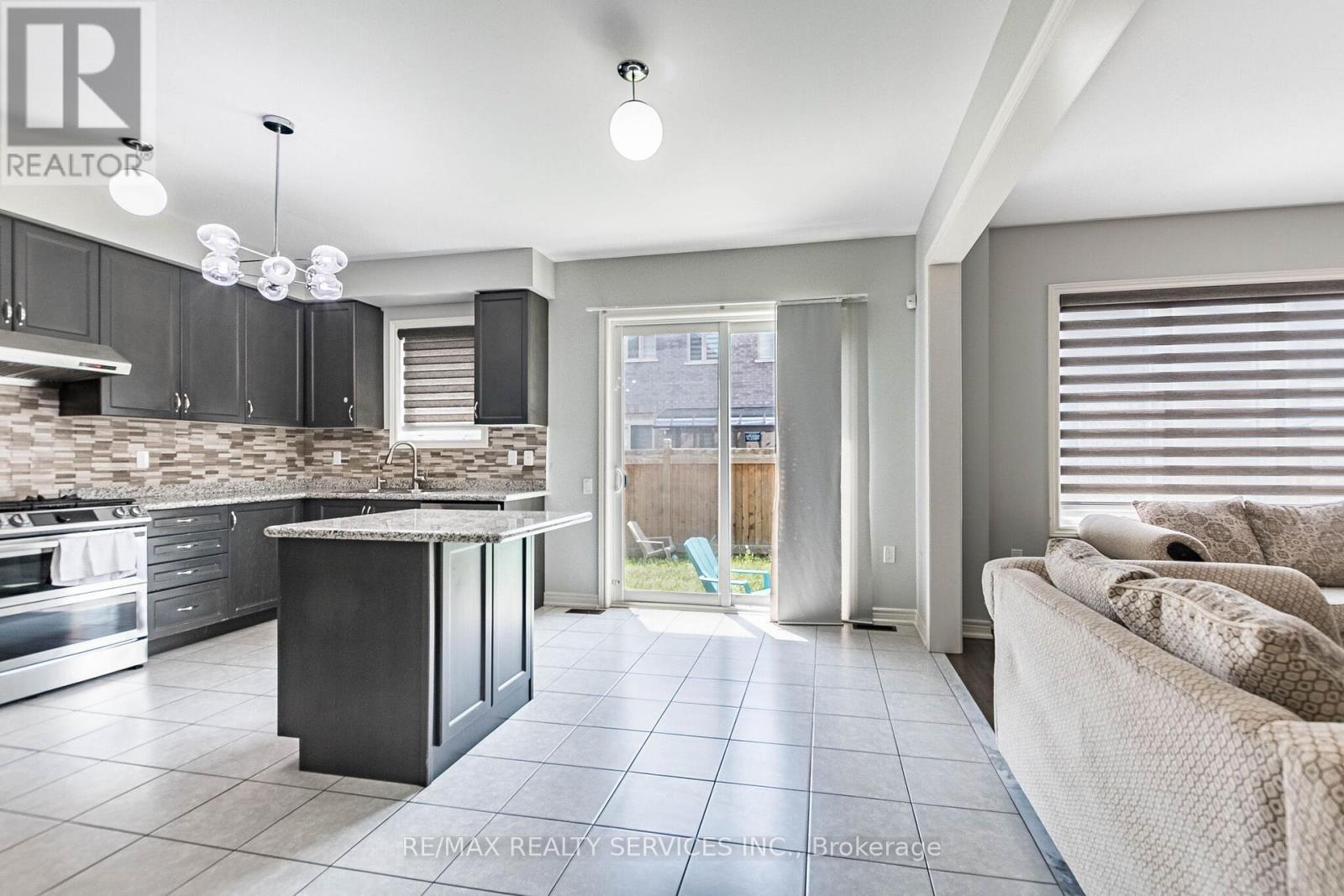 10 PINEDALE AVENUE - 17