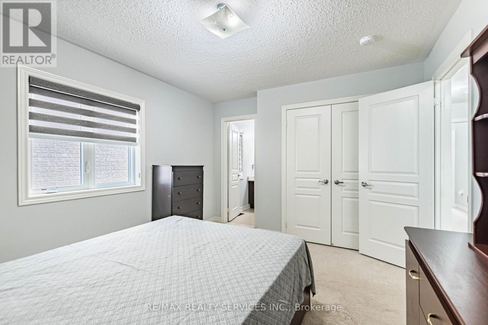 10 PINEDALE AVENUE - 29