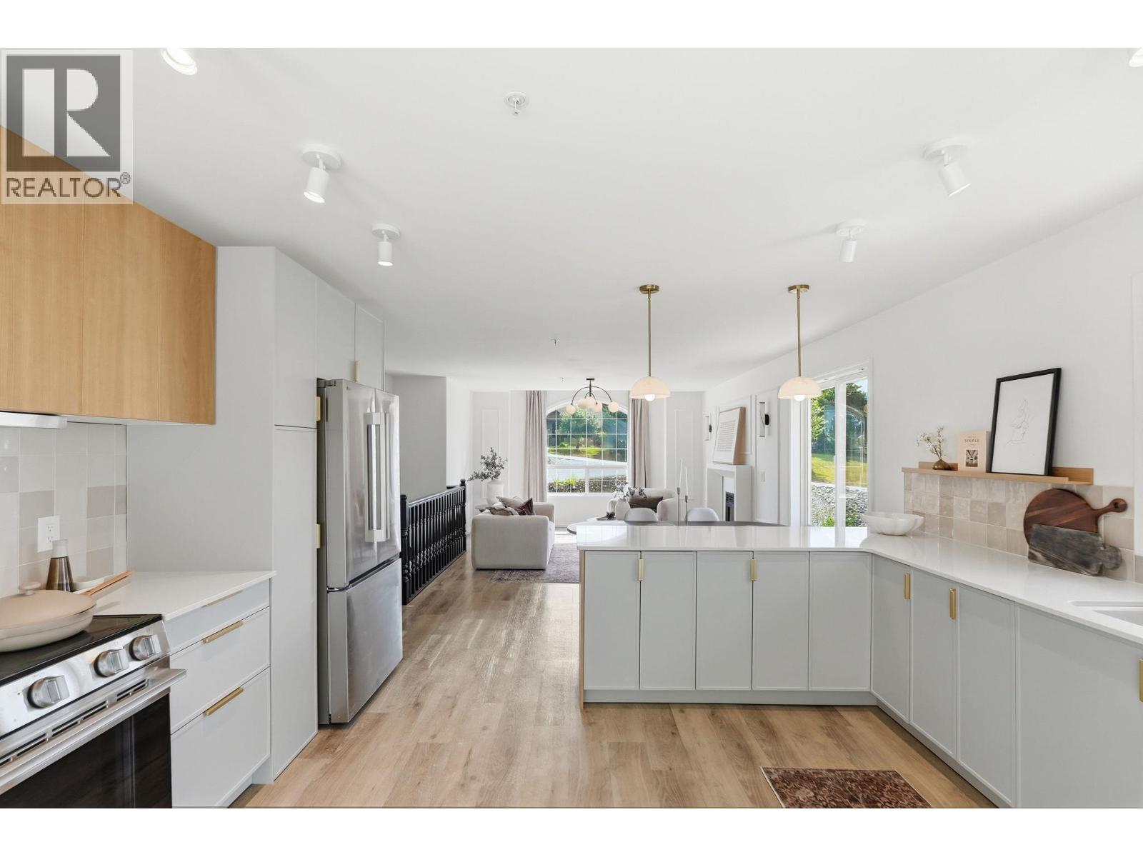 5817 Victoria Street - 11