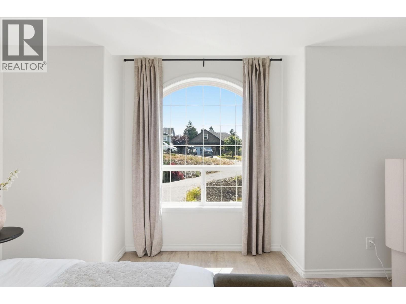 5817 Victoria Street - 23