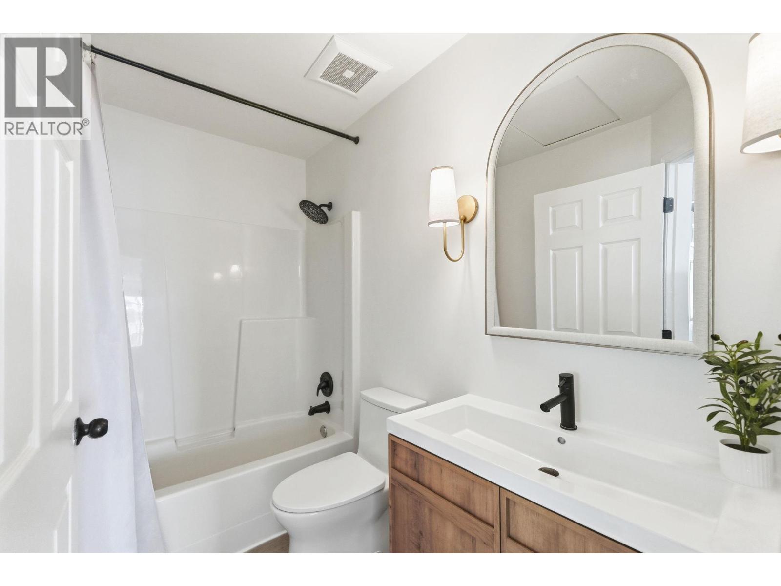 5817 Victoria Street - 29