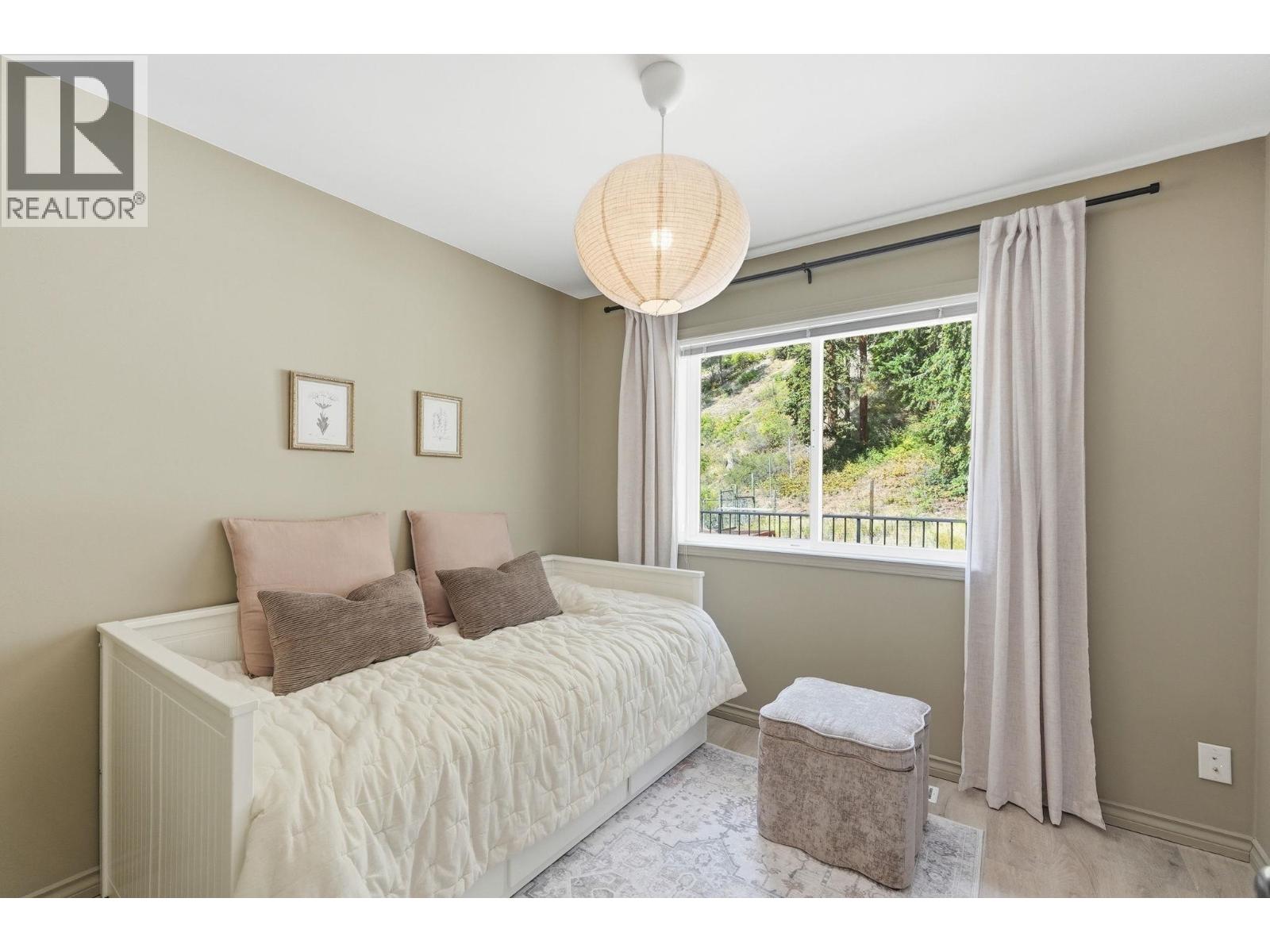 5817 Victoria Street - 31