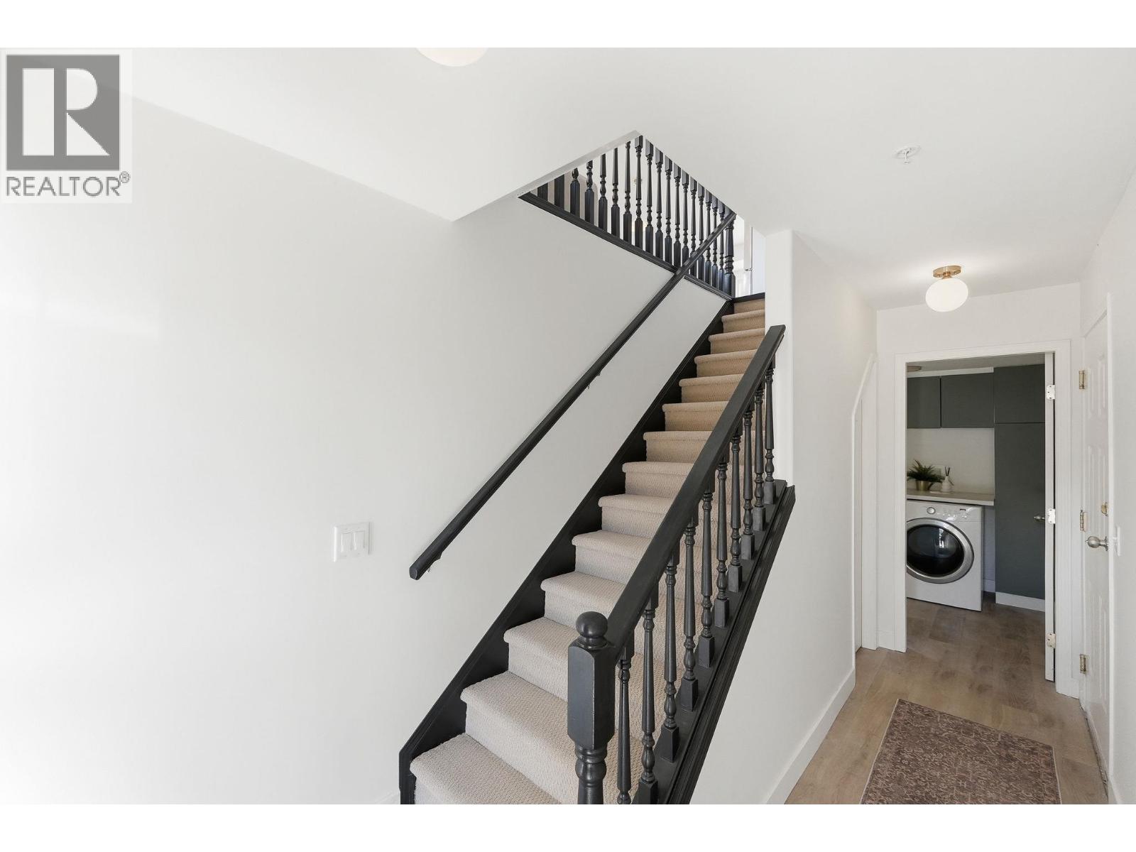 5817 Victoria Street - 35