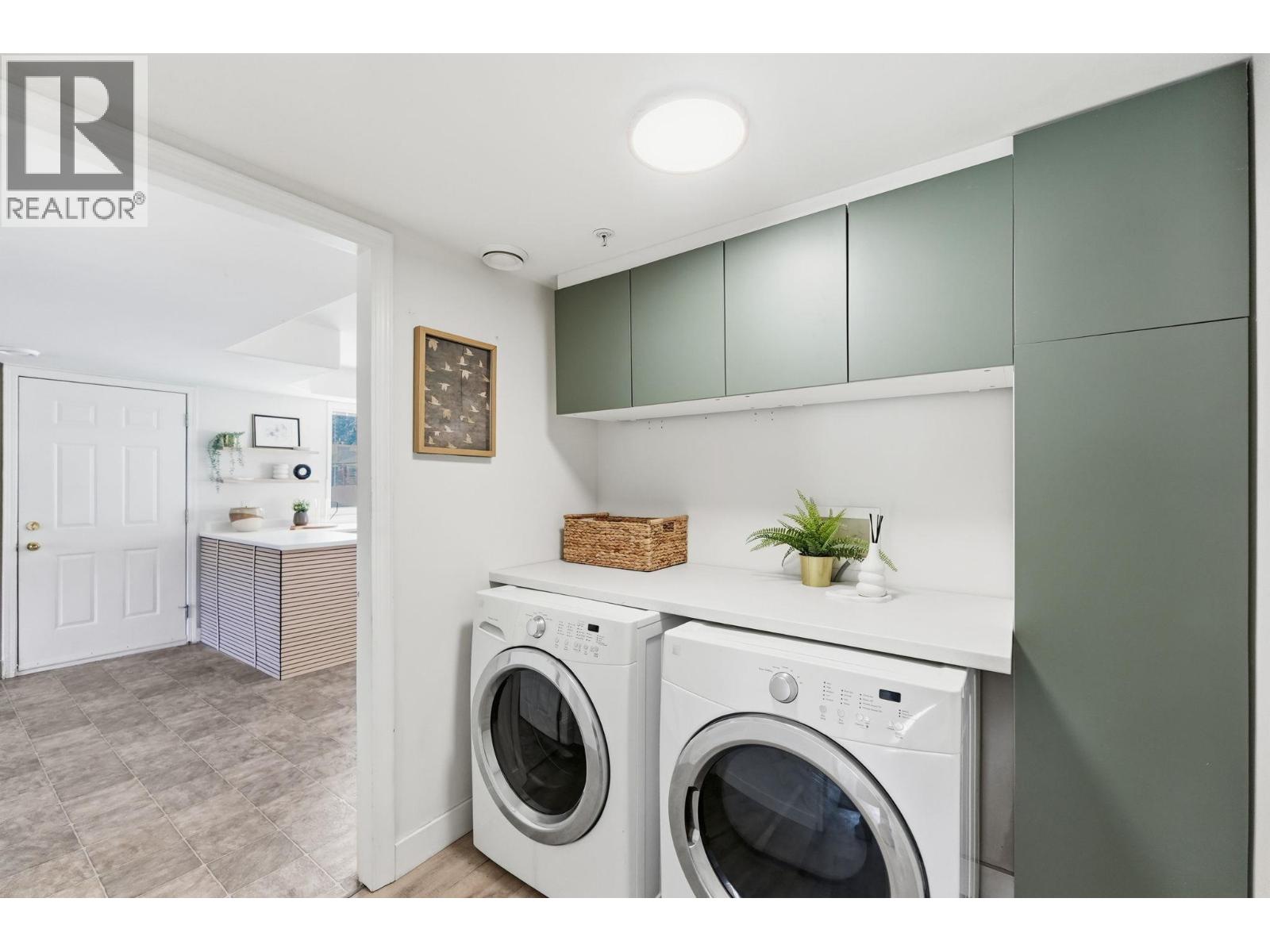 5817 Victoria Street - 36