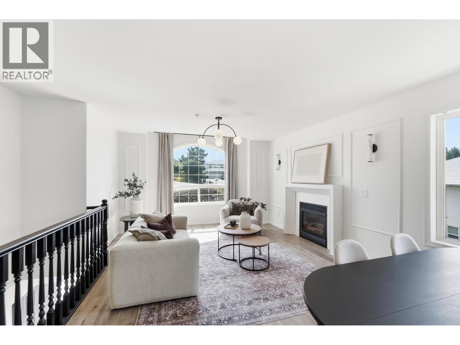 5817 Victoria Street - 4