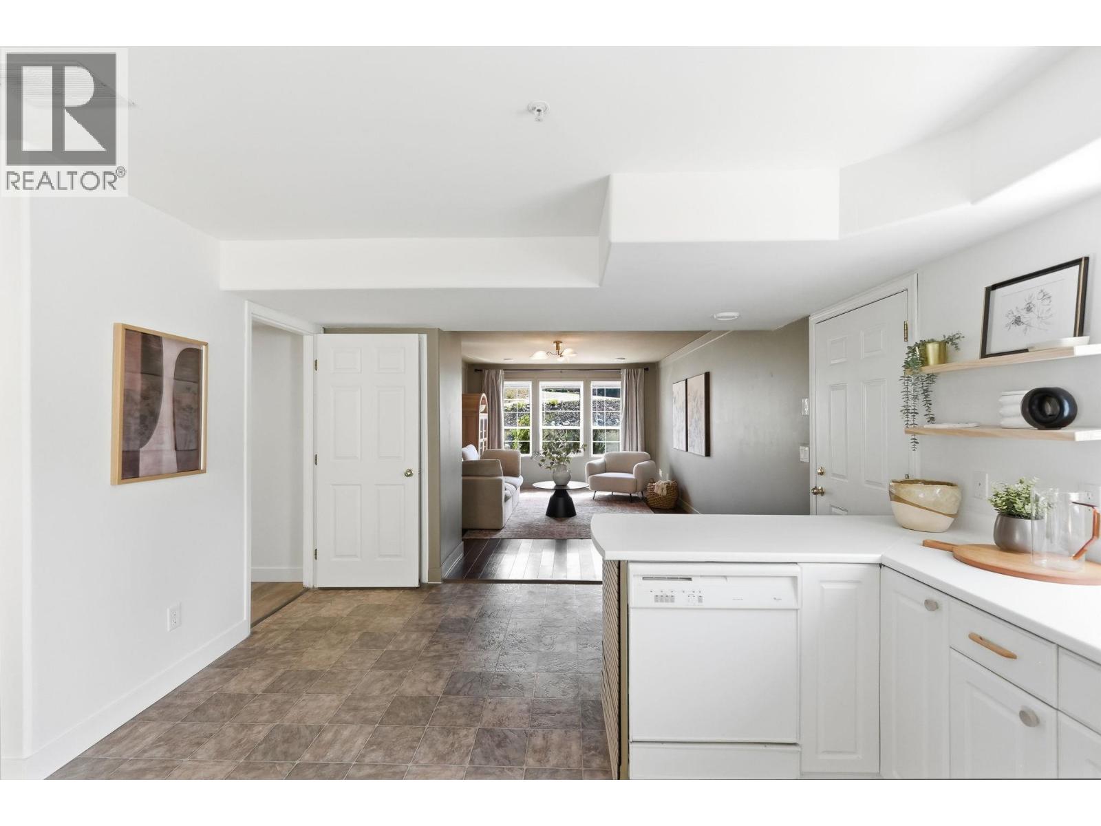 5817 Victoria Street - 41