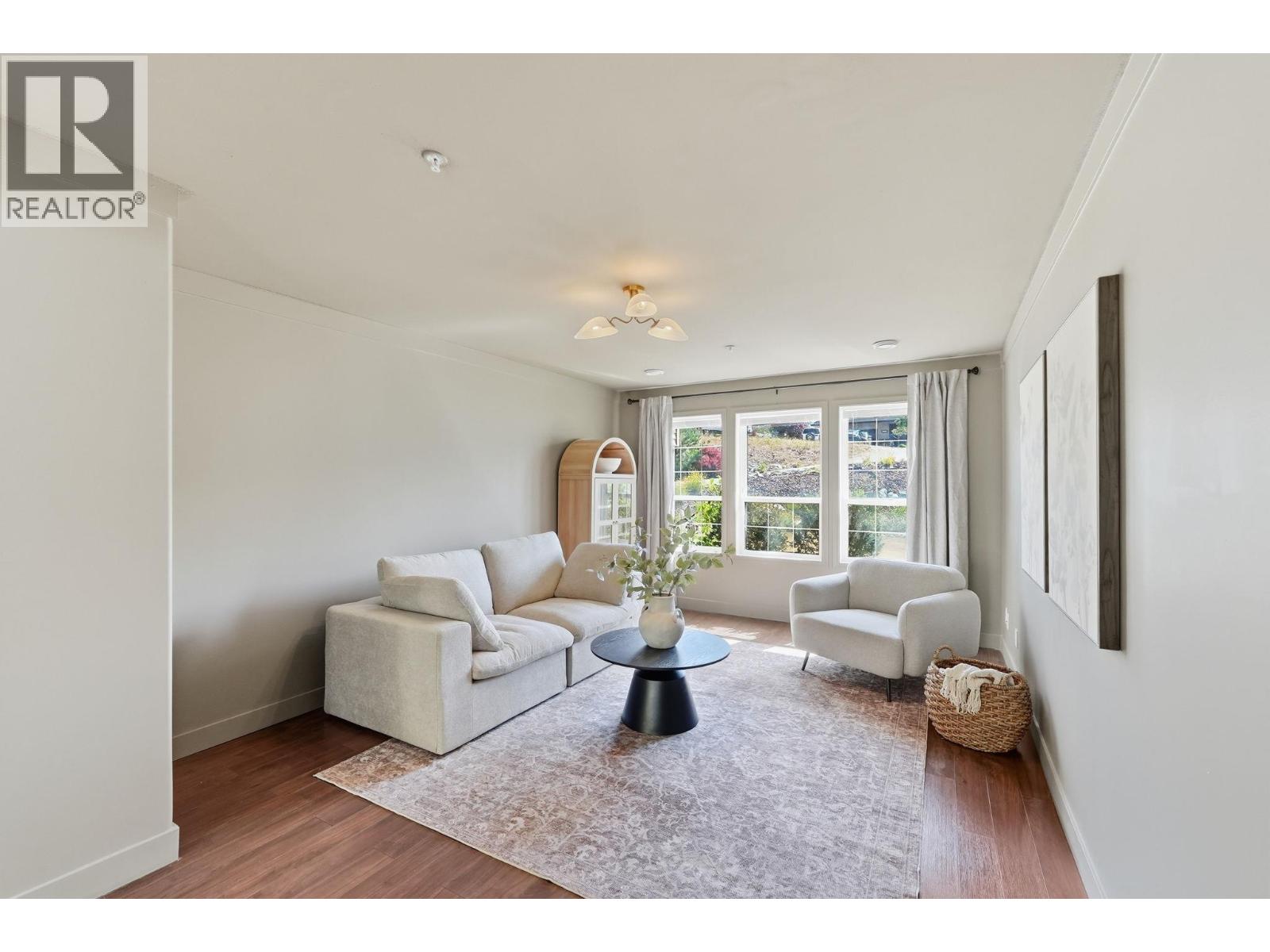 5817 Victoria Street - 43