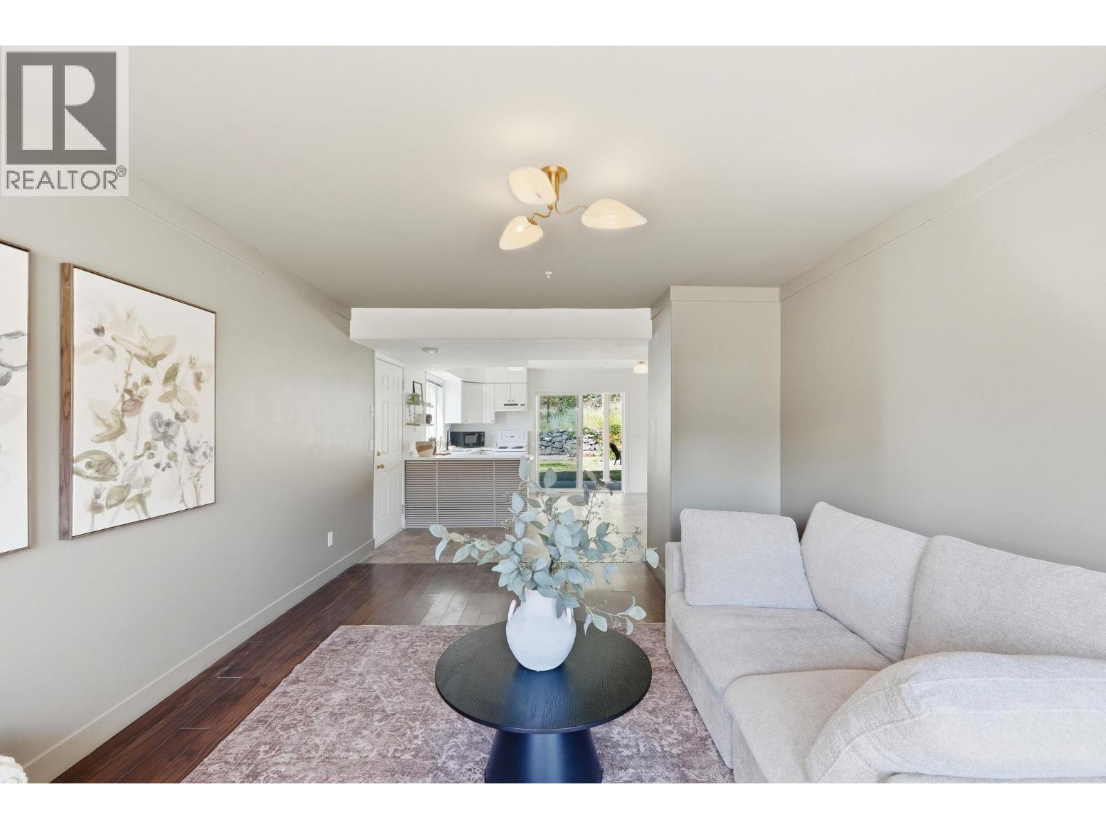 5817 Victoria Street - 45