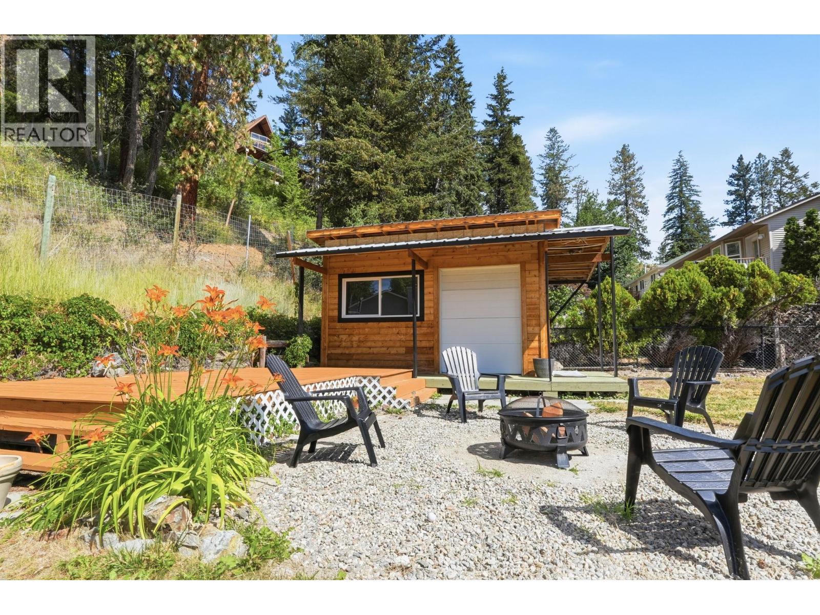 5817 Victoria Street - 53