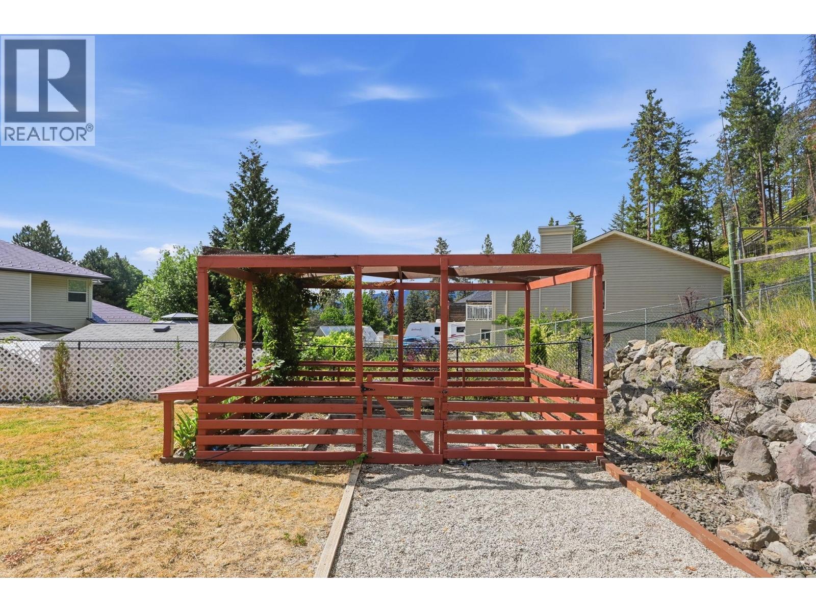 5817 Victoria Street - 58