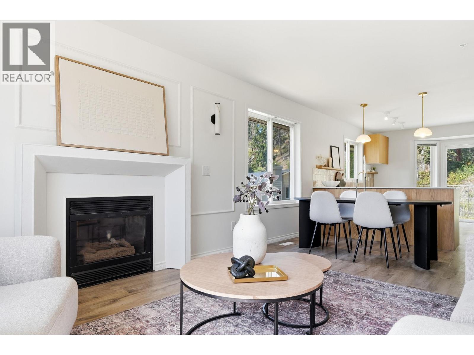 5817 Victoria Street - 9